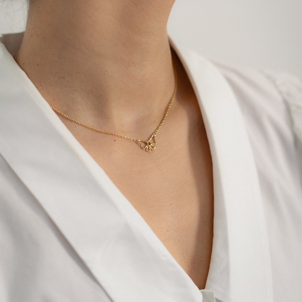 Bow Necklace Gold