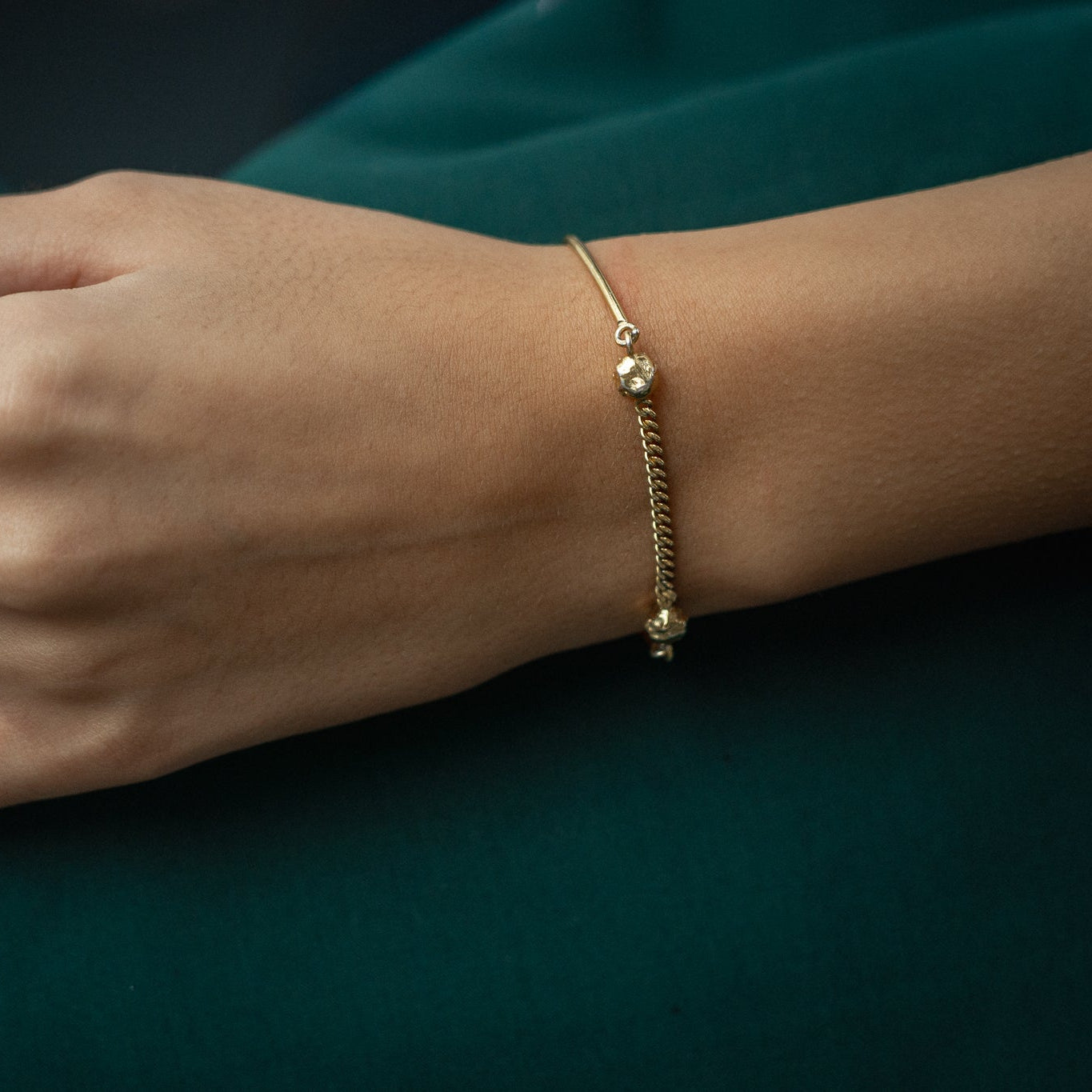 Carraig Bracelet Gold