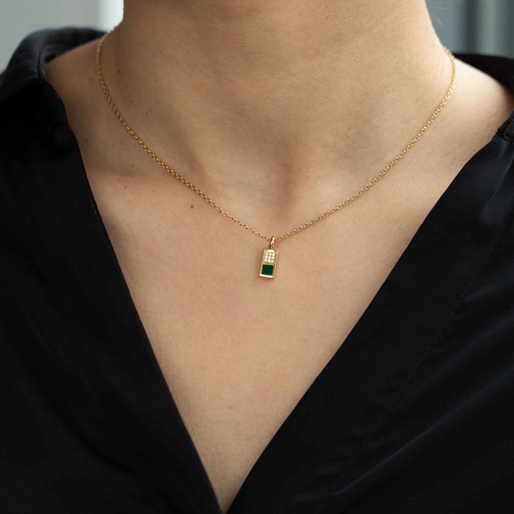 Checker Pendant Green in Gold