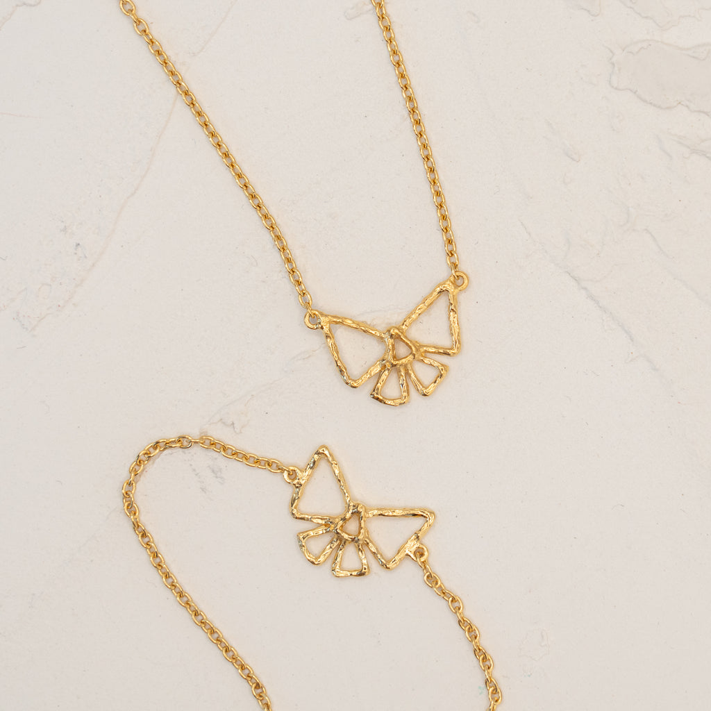 Bow Necklace Gold