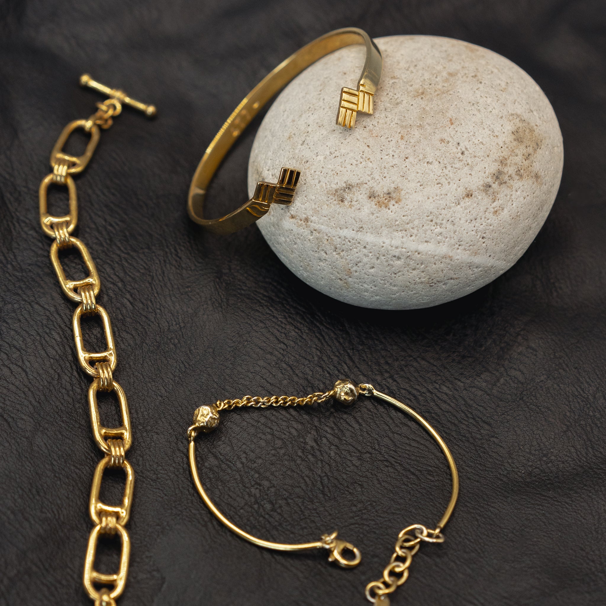 Arc Loop Bracelet Gold